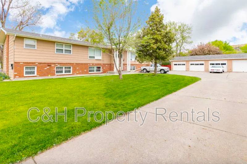 Apartment for rent at 2119 8th Ave N #3, Billings, MT 59101
