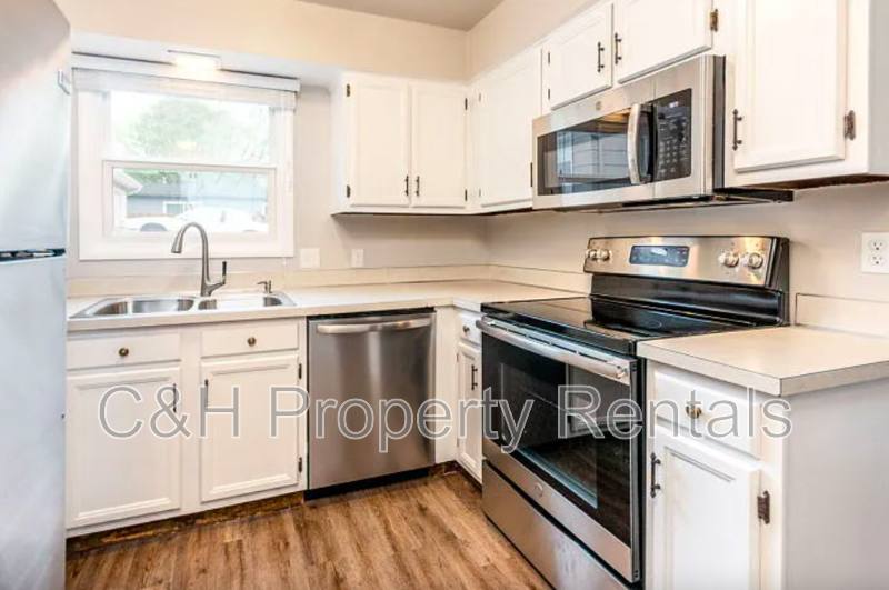Apartment for rent at 2119 8th Ave N #3, Billings, MT 59101