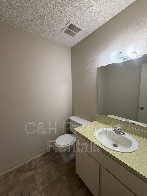 Apartment for rent at 2016 Clubhouse Way #1, Billings, MT 59105
