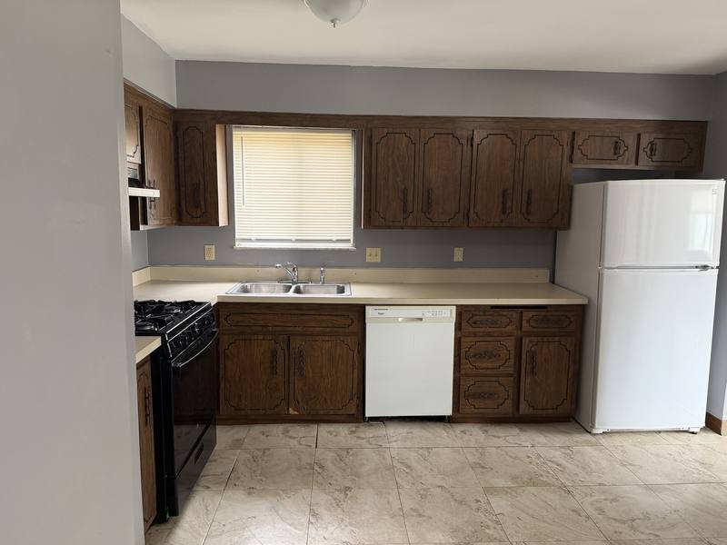 Apartment for rent at 11213 McCracken Rd #DOWNSTAIRS, Cleveland, OH 44125