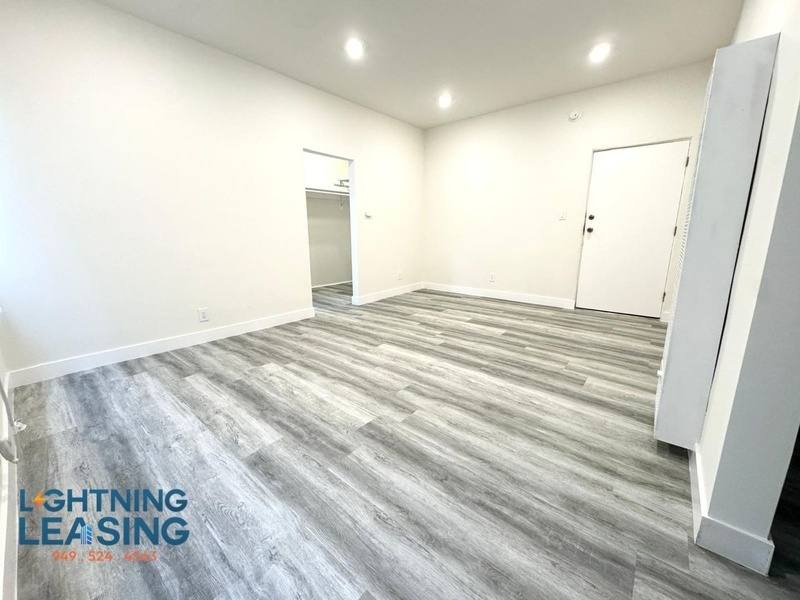 Apartment for rent at 400 N Coronado St #105, Los Angeles, CA 90026