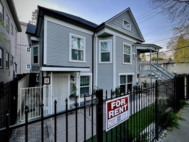 Apartment for rent at 716 14th St #B, Sacramento, CA 95814