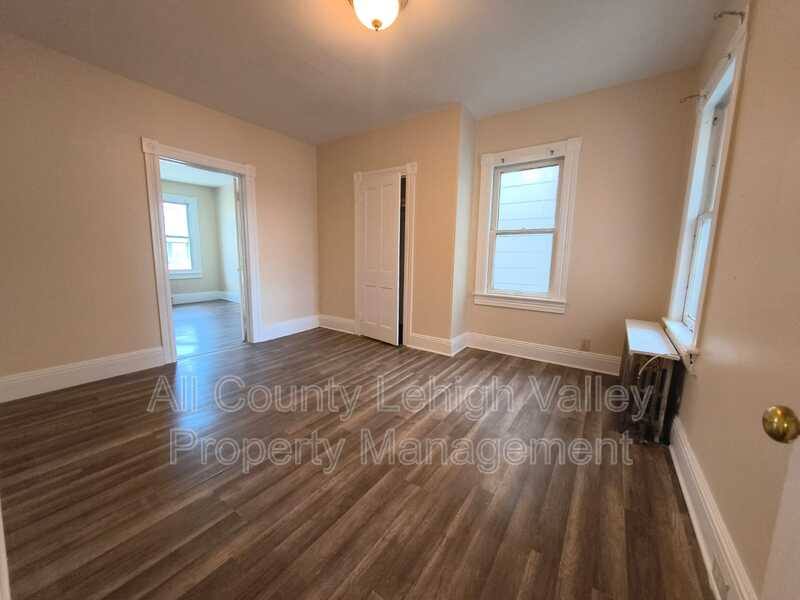 Apartment for rent at 1507 Washington St, Easton, PA 18042