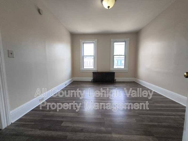 Apartment for rent at 1507 Washington St, Easton, PA 18042