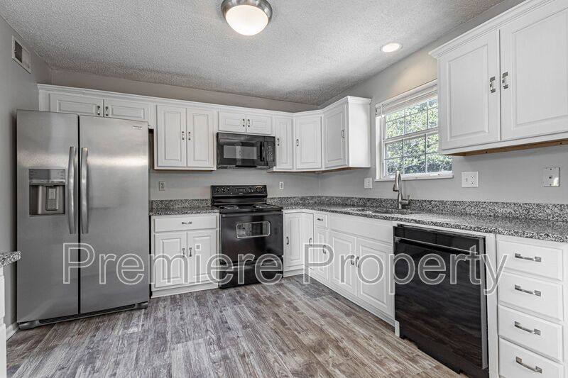 House for rent at 7408 N Atkins Ave, Kansas City, MO 64152