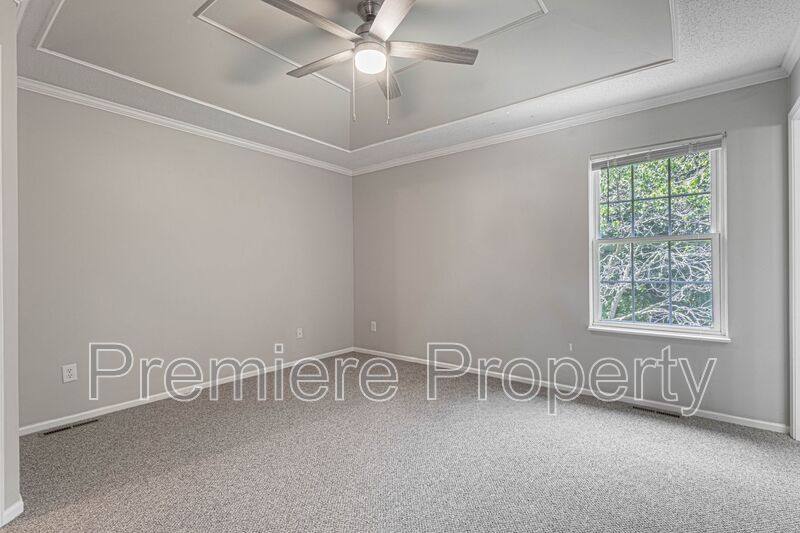 House for rent at 7408 N Atkins Ave, Kansas City, MO 64152