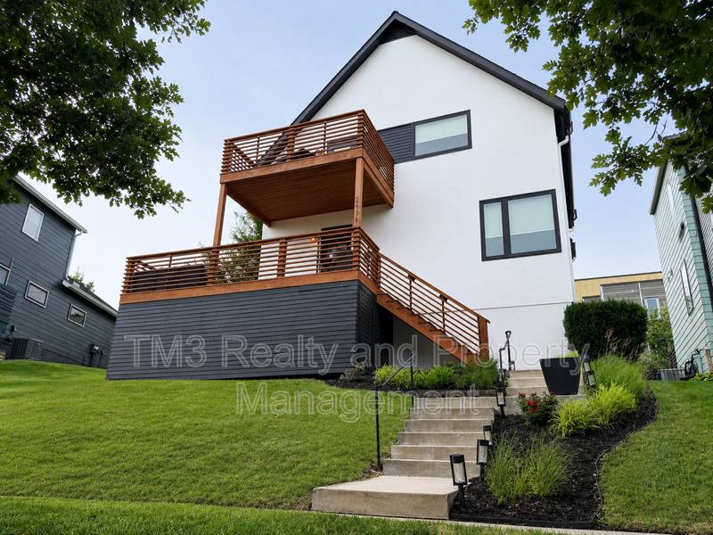House for rent at 2436 Forest Ave, Kansas City, MO 64108