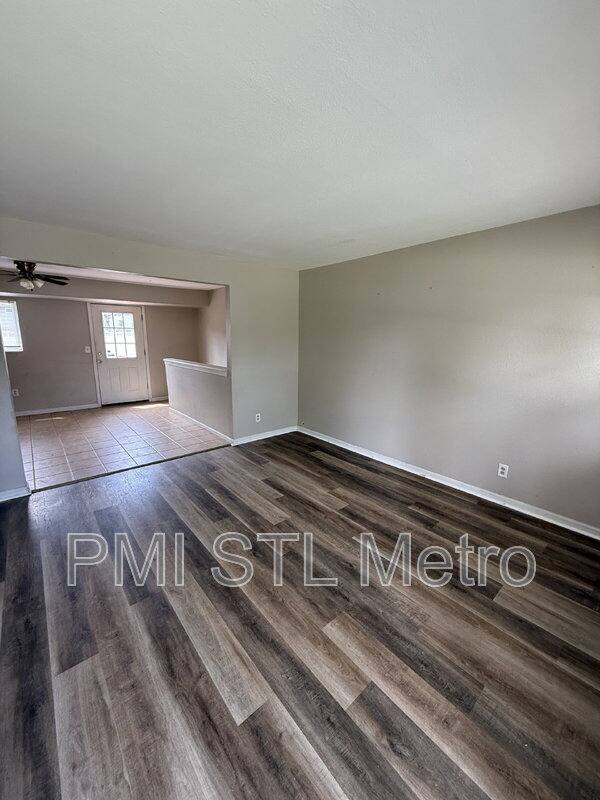 House for rent at 10515 Renfrew Dr, Saint Louis, MO 63137