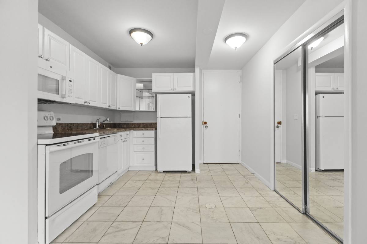Apartment for rent at 1344 N Dearborn, Chicago, IL 60610
