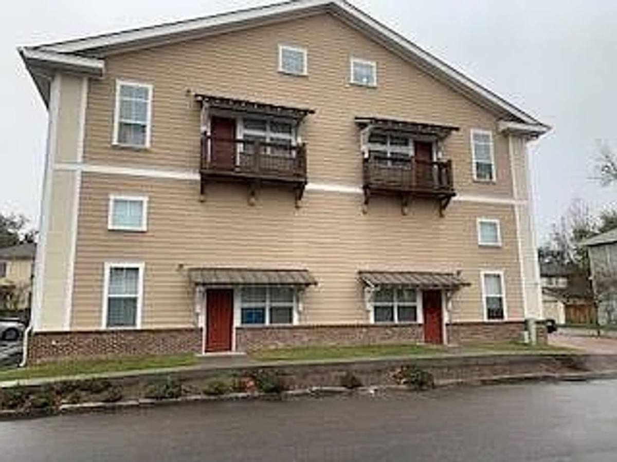 Apartment for rent at 533 E 38th St, Savannah, GA 31401