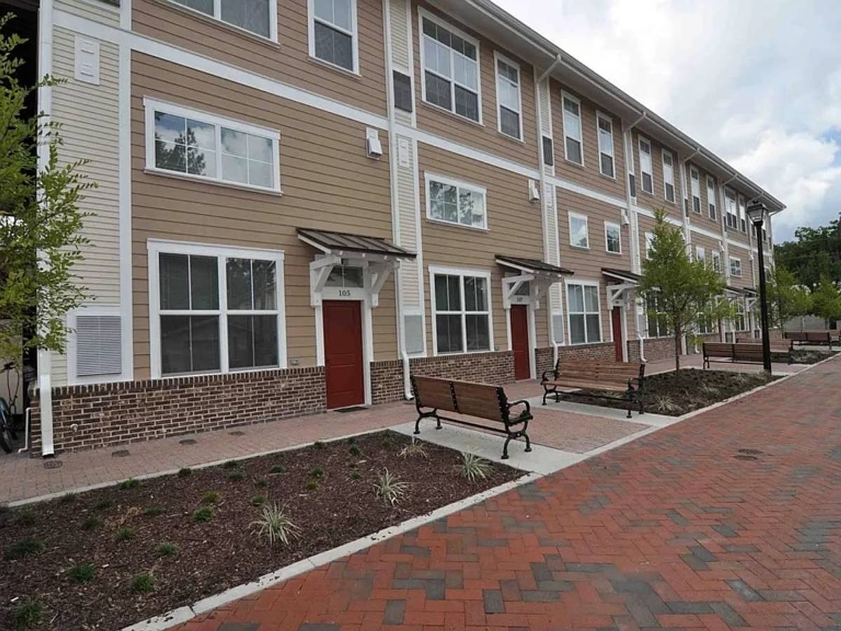 Apartment for rent at 533 E 38th St, Savannah, GA 31401