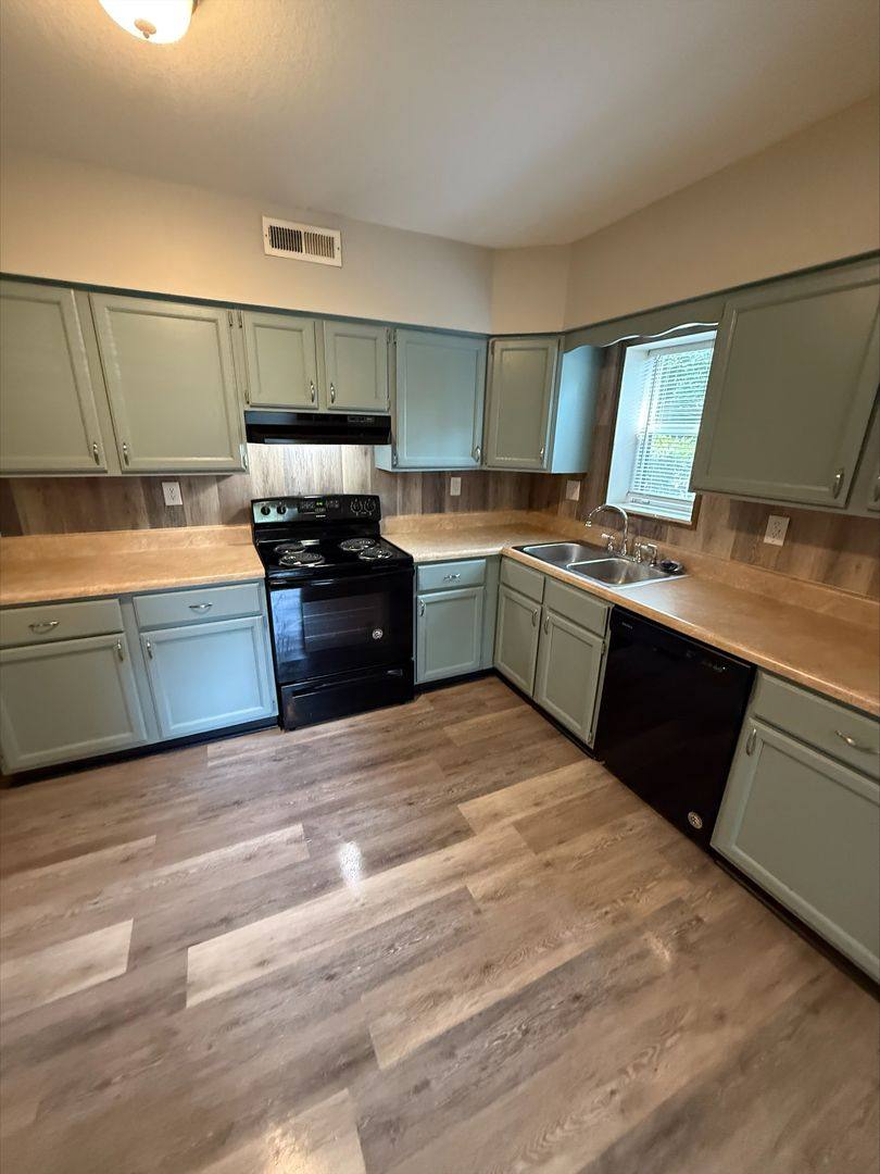 Apartment for rent at 4121 Whistlers Way, Knoxville, TN 37918