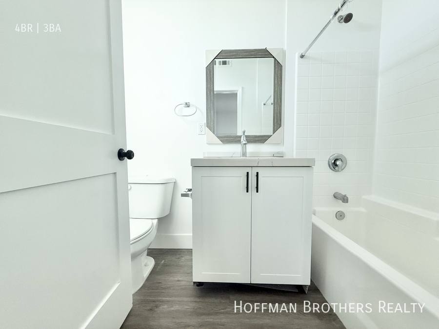 Townhouse for rent at 6905 Ben Ave #102, North Hollywood, CA 91605