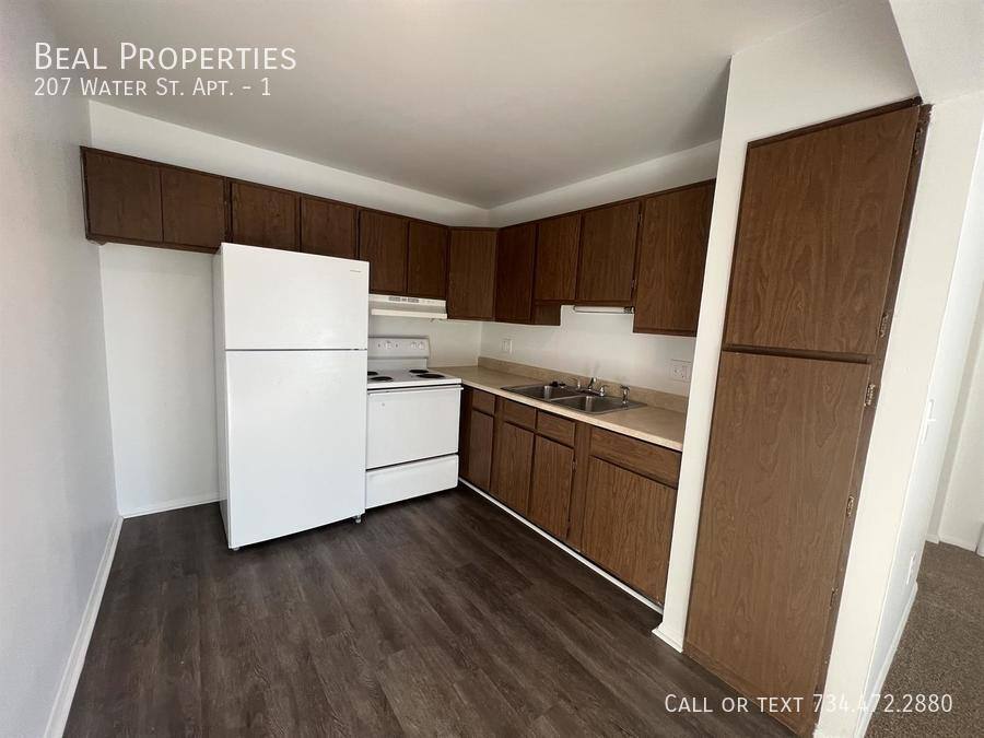 Apartment for rent at 207 Water St, Brooklyn, MI 49230
