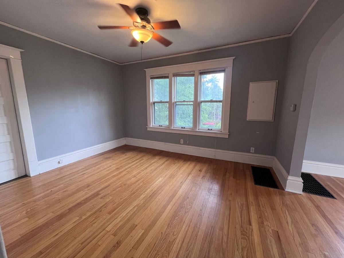 Townhouse for rent at 254 Warren Ave SE, Grand Rapids, MI 49506
