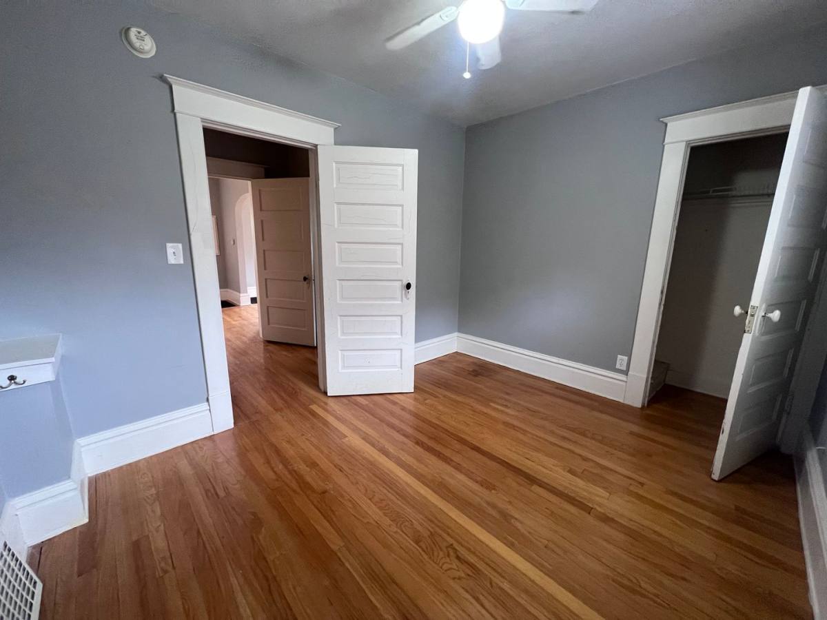 Townhouse for rent at 254 Warren Ave SE, Grand Rapids, MI 49506