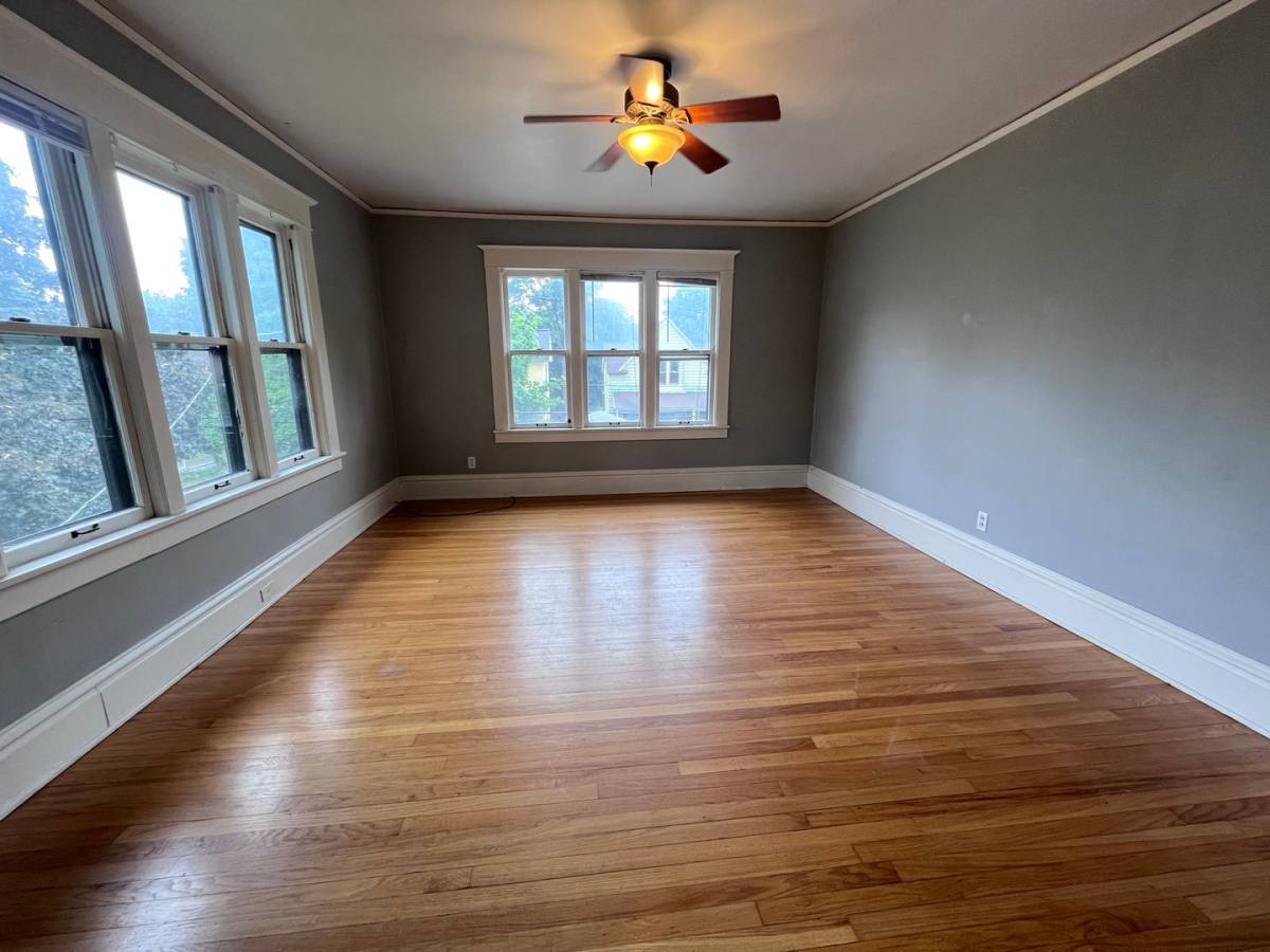 Townhouse for rent at 254 Warren Ave SE, Grand Rapids, MI 49506