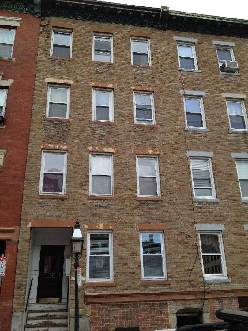 Apartment for rent at 37 Cooper #3, Boston, MA 02113