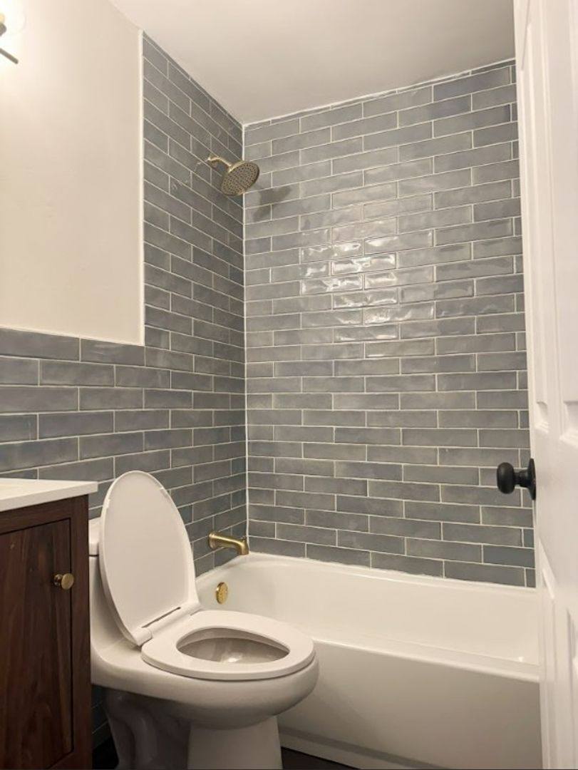 Apartment for rent at 808-810 N Fairlawn Court, Evansville, IN 47711