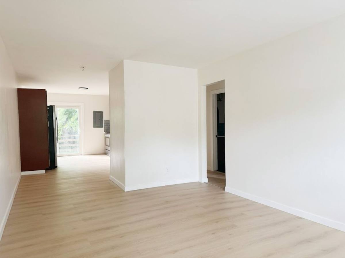 Apartment for rent at 808-810 N Fairlawn Court, Evansville, IN 47711