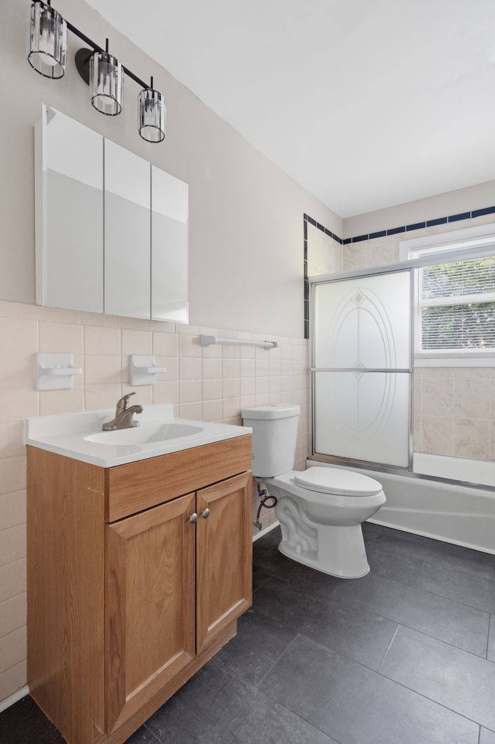 Apartment for rent at 285-291-293 State St, Ludlow, MA 01056