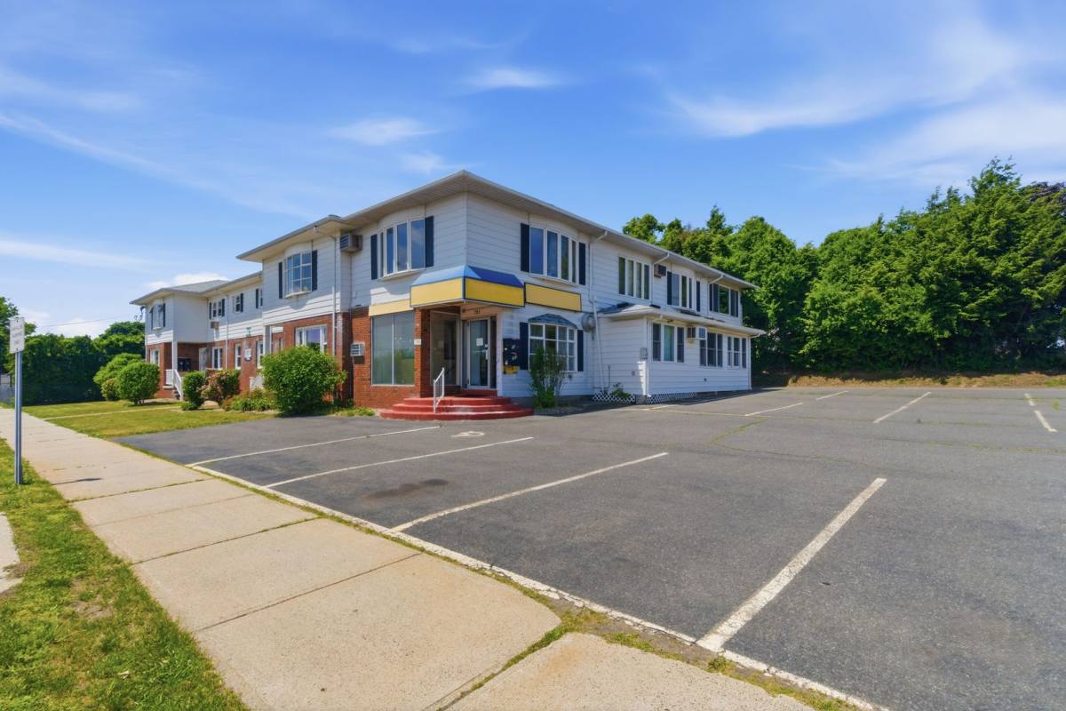 Apartment for rent at 285-291-293 State St, Ludlow, MA 01056
