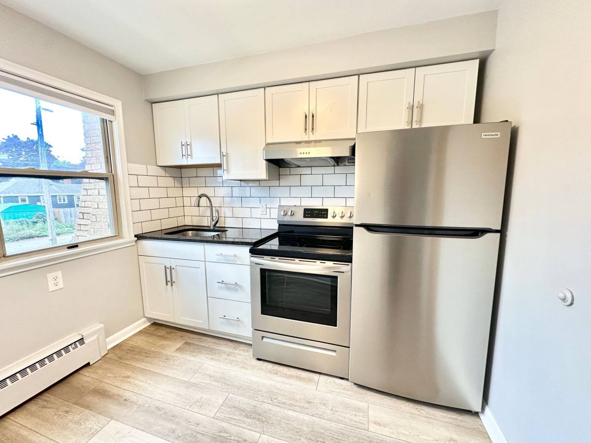 Apartment for rent at 636 Larpenteur Ave W, Saint Paul, MN 55113