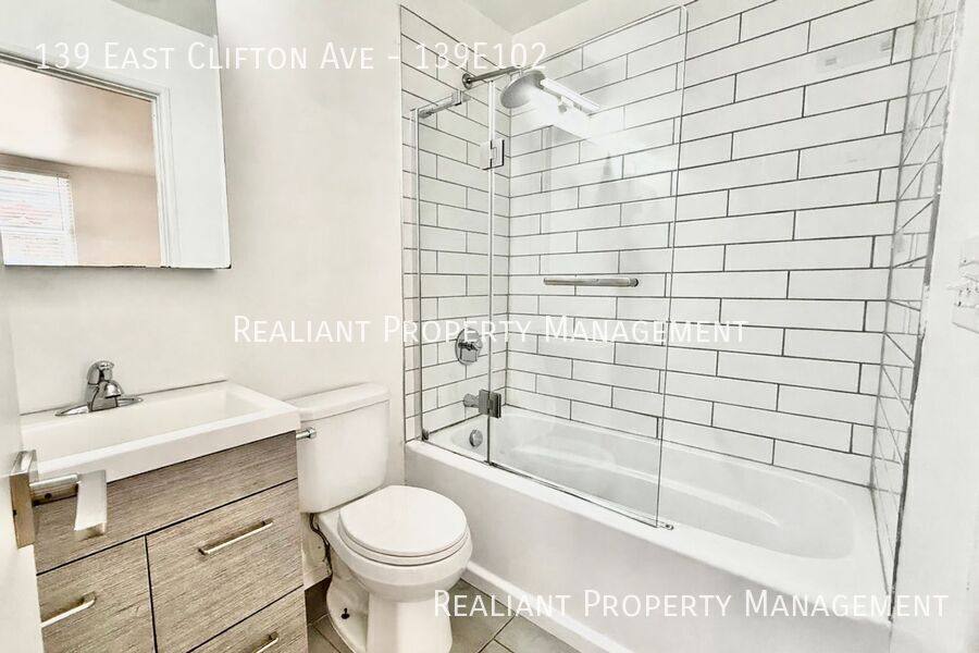 Apartment for rent at 139 E Clifton Ave, Cincinnati, OH 45202