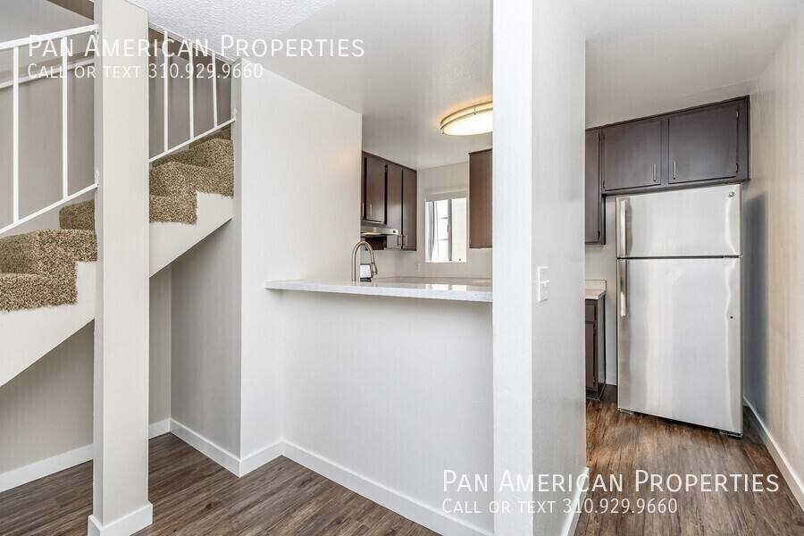 Townhouse for rent at 15716 Saticoy St, Van Nuys, CA 91406