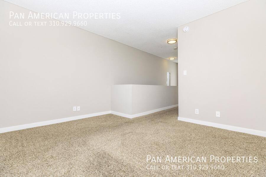 Townhouse for rent at 15716 Saticoy St, Van Nuys, CA 91406