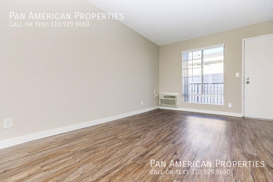 Townhouse for rent at 15716 Saticoy St, Van Nuys, CA 91406