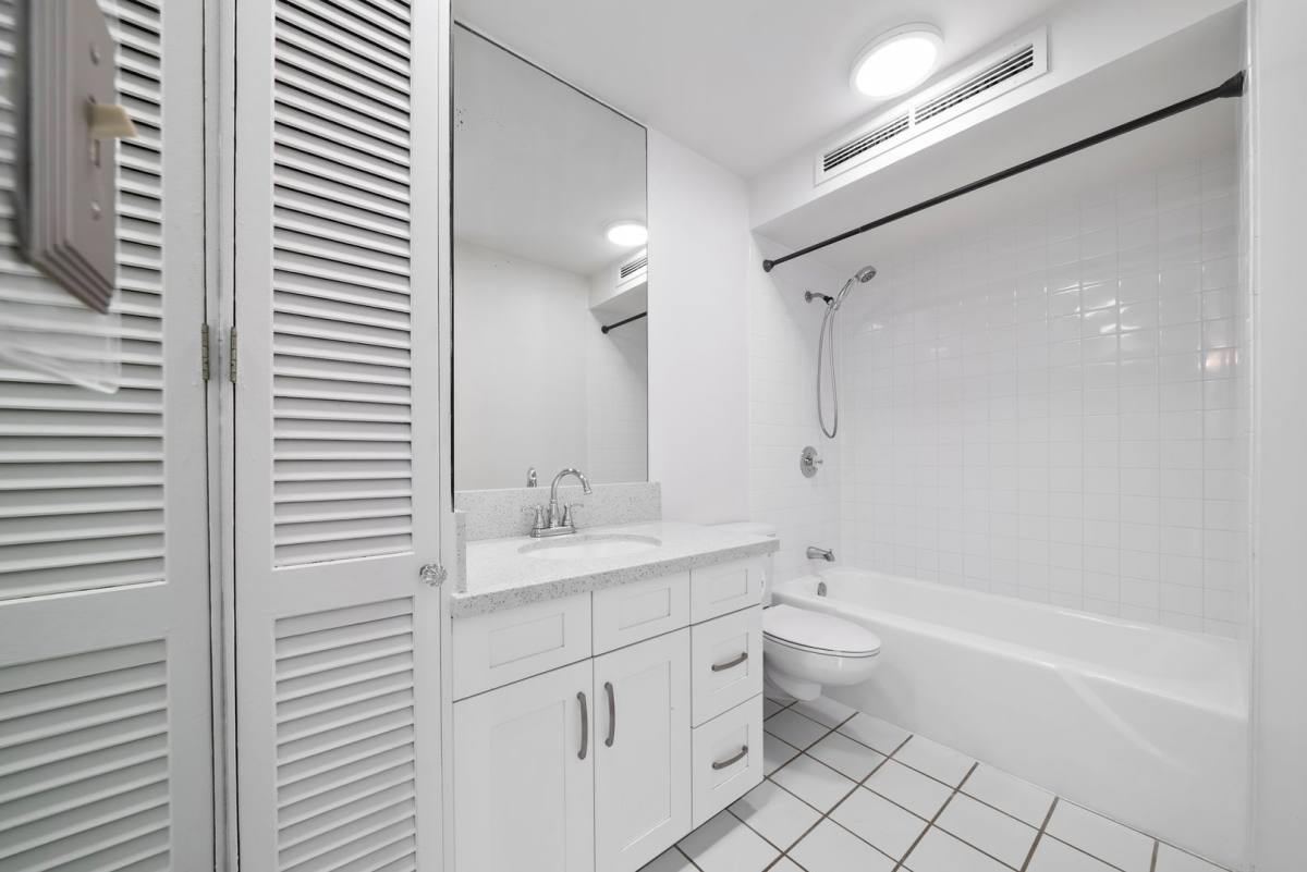 Apartment for rent at 555 University Ave #ALA Wai Plaza Skyrise, Honolulu, HI 96826