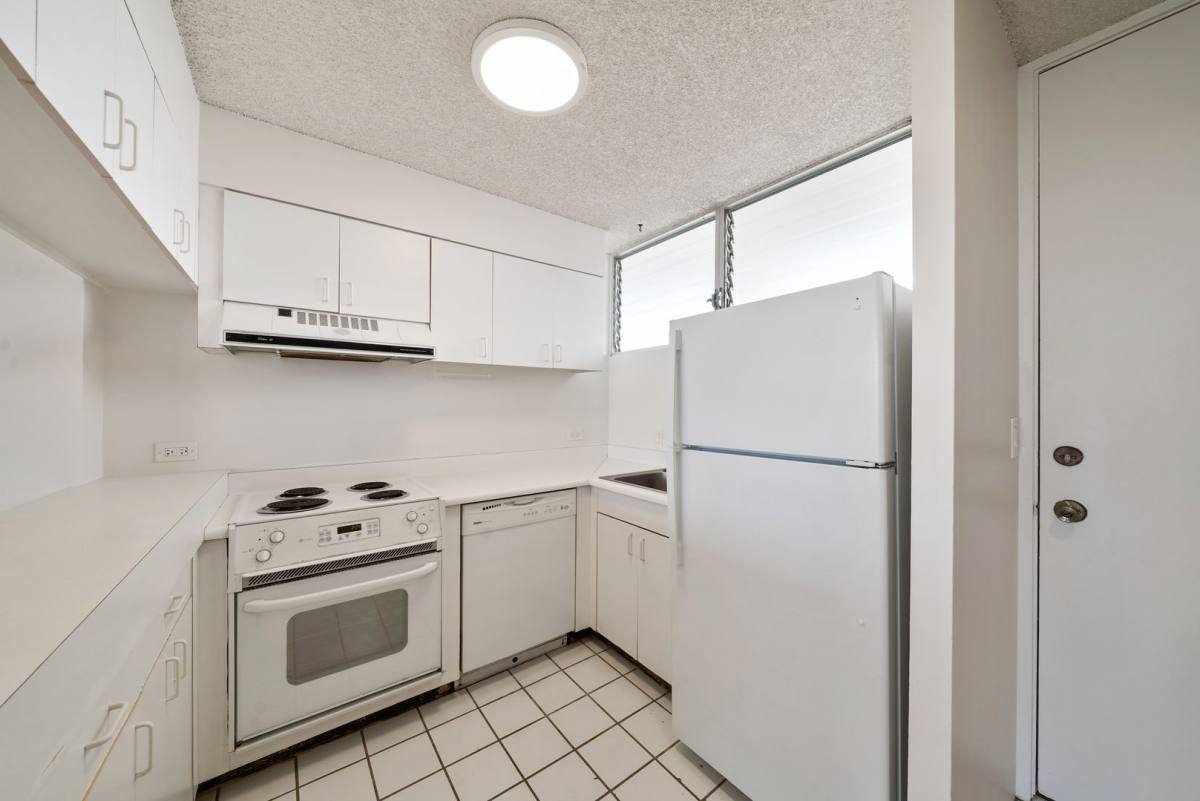 Apartment for rent at 555 University Ave #ALA Wai Plaza Skyrise, Honolulu, HI 96826