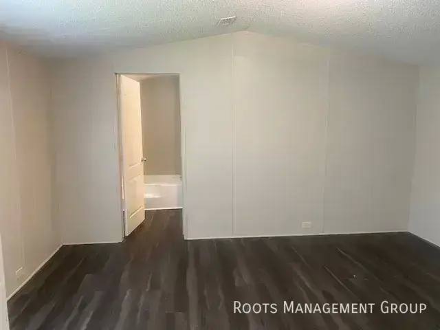 Apartment for rent at 2710 W Oakridge #103, Albany, GA 31721