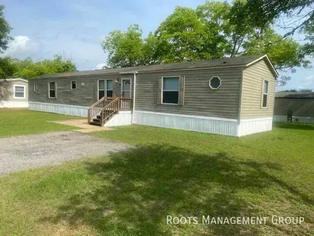 Apartment for rent at 2710 W Oakridge #103, Albany, GA 31721