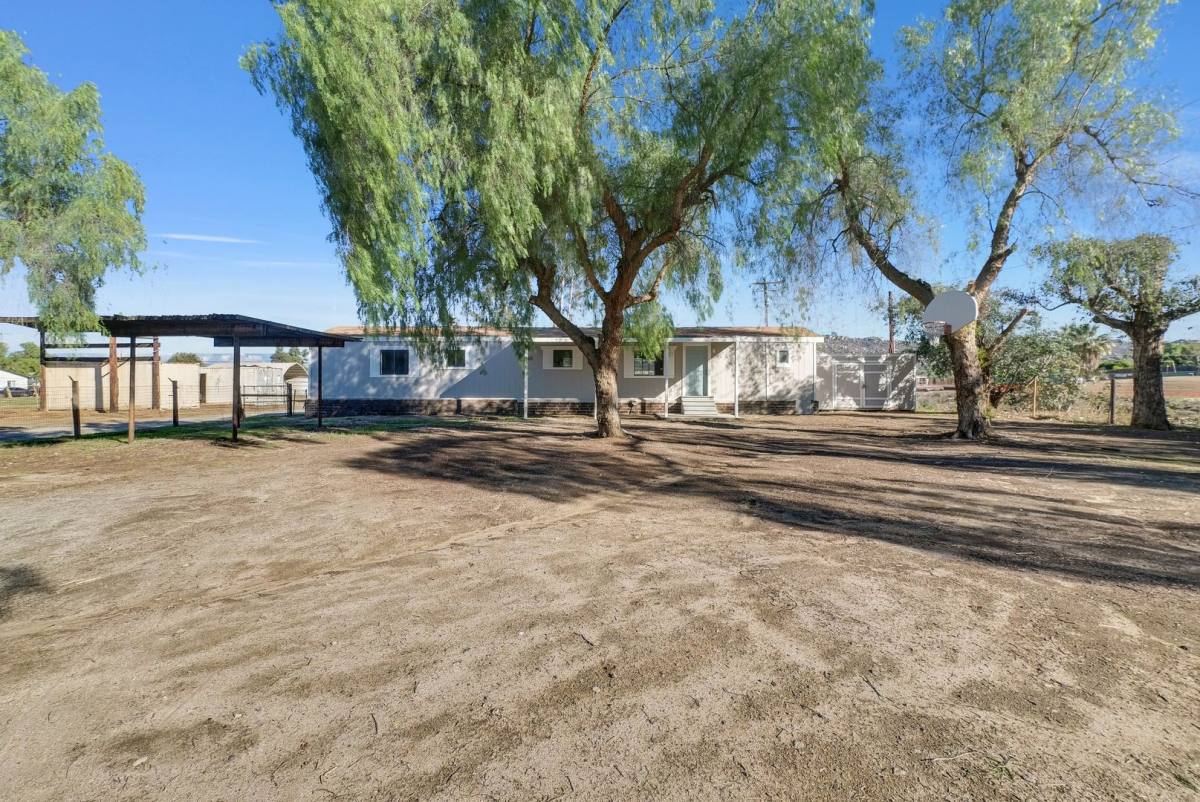 Apartment for rent at 22450 Norris Lane, Nuevo, CA 92567