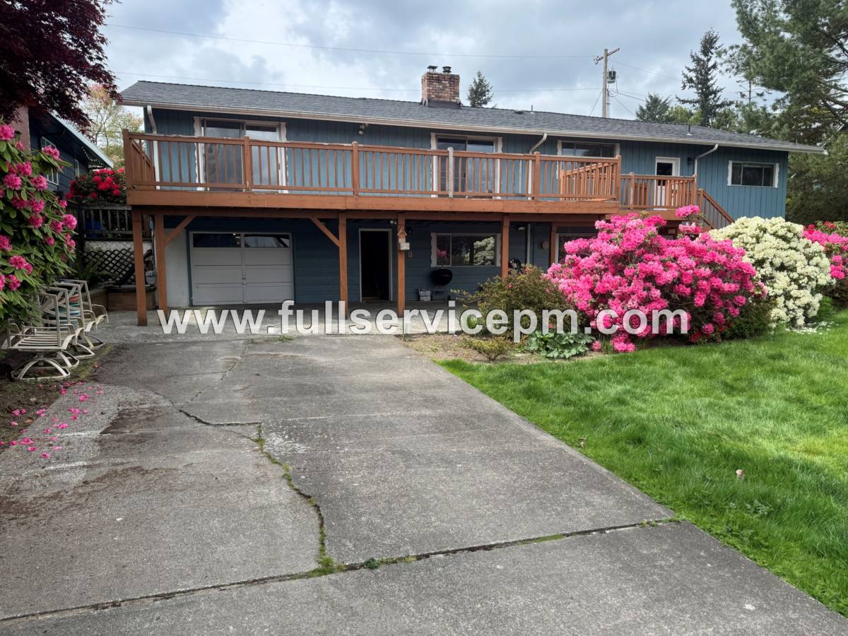Townhouse for rent at 625 Ave B, Snohomish, WA 98290