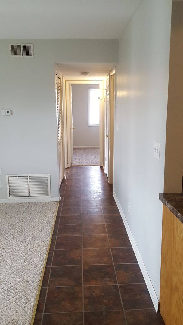 Apartment for rent at 1115-1120 Doreen, Waterloo, IA 50701