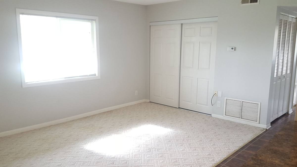 Apartment for rent at 1115-1120 Doreen, Waterloo, IA 50701