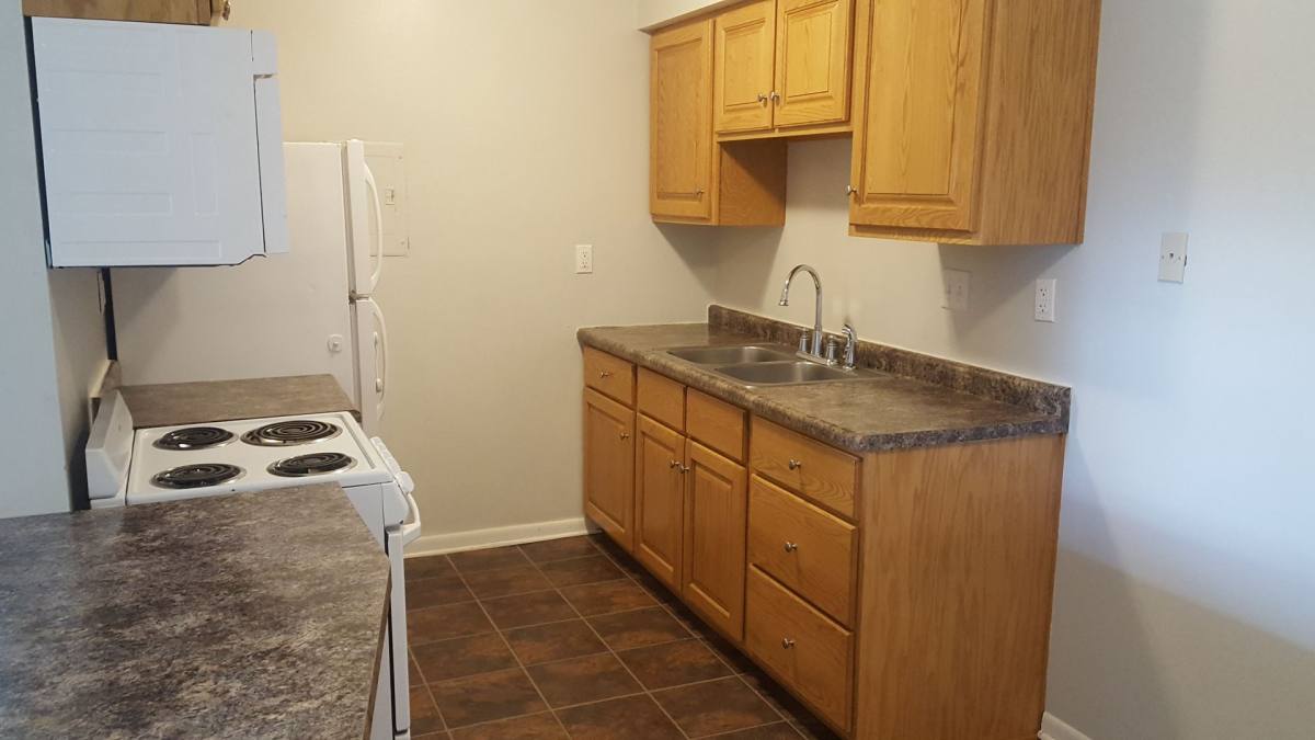 Apartment for rent at 1115-1120 Doreen, Waterloo, IA 50701