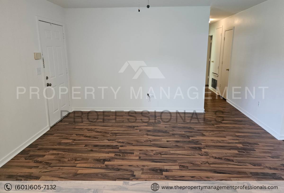 House for rent at 1732 Brookhollow Circle, Jackson, MS 39212