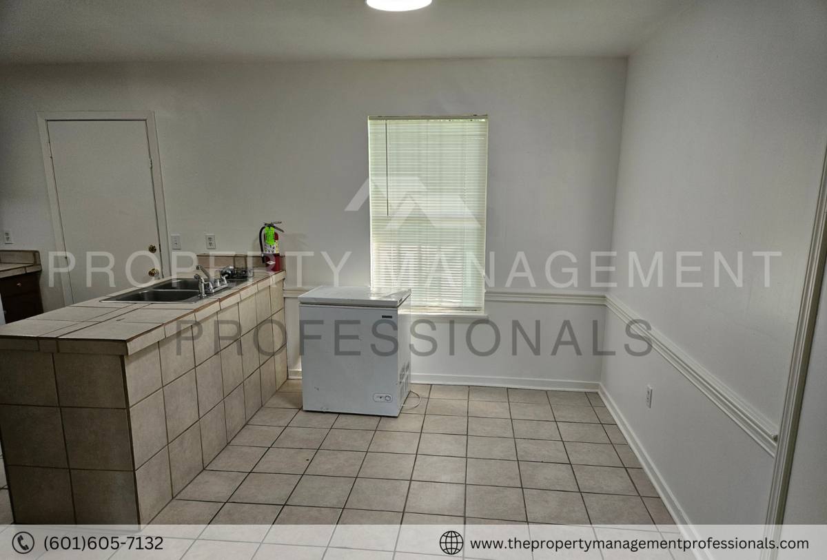 House for rent at 1732 Brookhollow Circle, Jackson, MS 39212