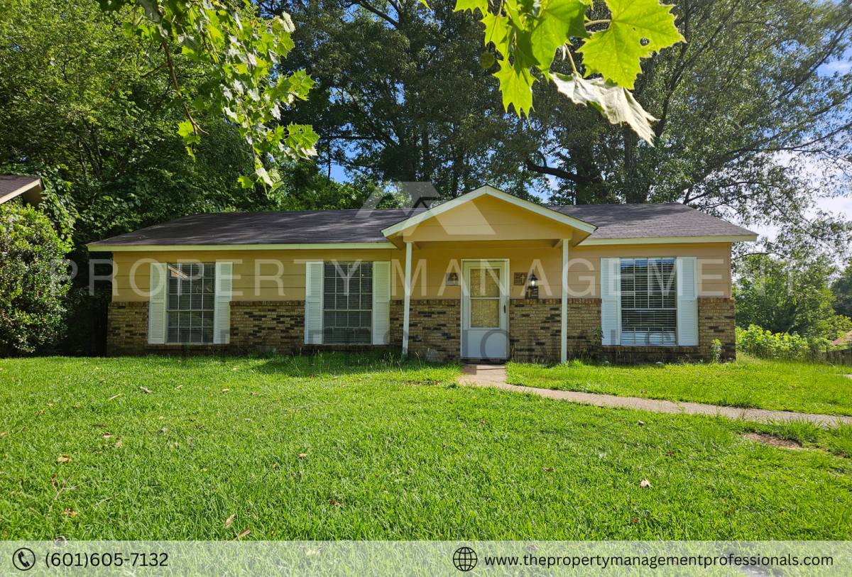 House for rent at 1732 Brookhollow Circle, Jackson, MS 39212