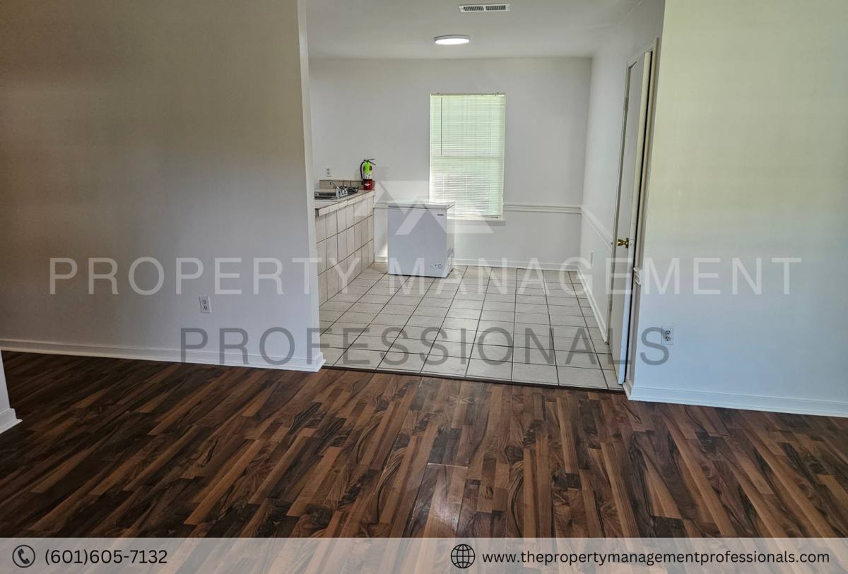 House for rent at 1732 Brookhollow Circle, Jackson, MS 39212