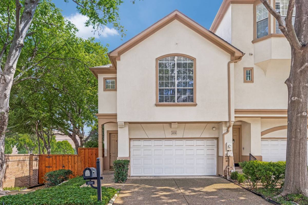 Townhouse for rent at 4134 Juliard Dr, Addison, TX 75001