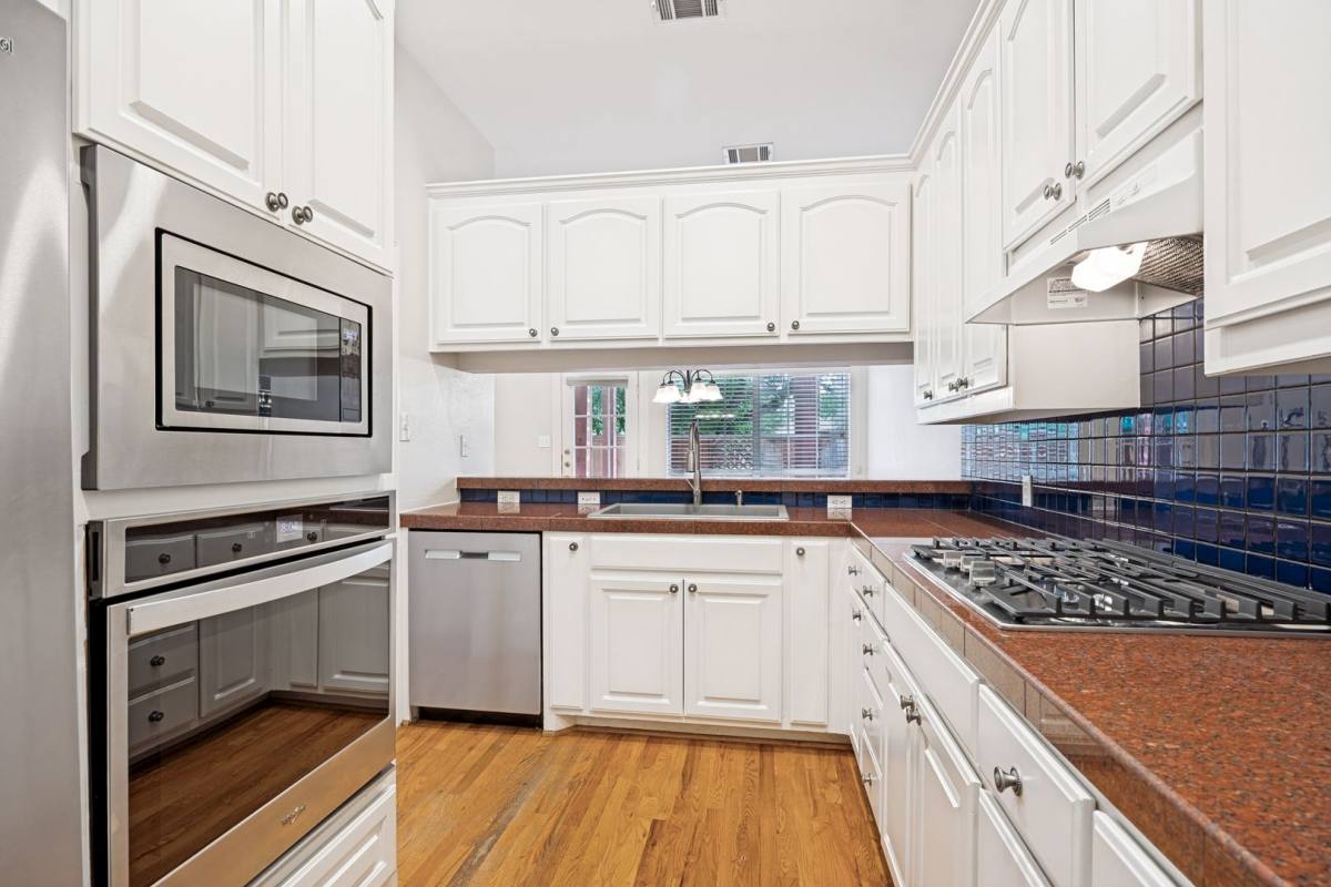 Townhouse for rent at 4134 Juliard Dr, Addison, TX 75001