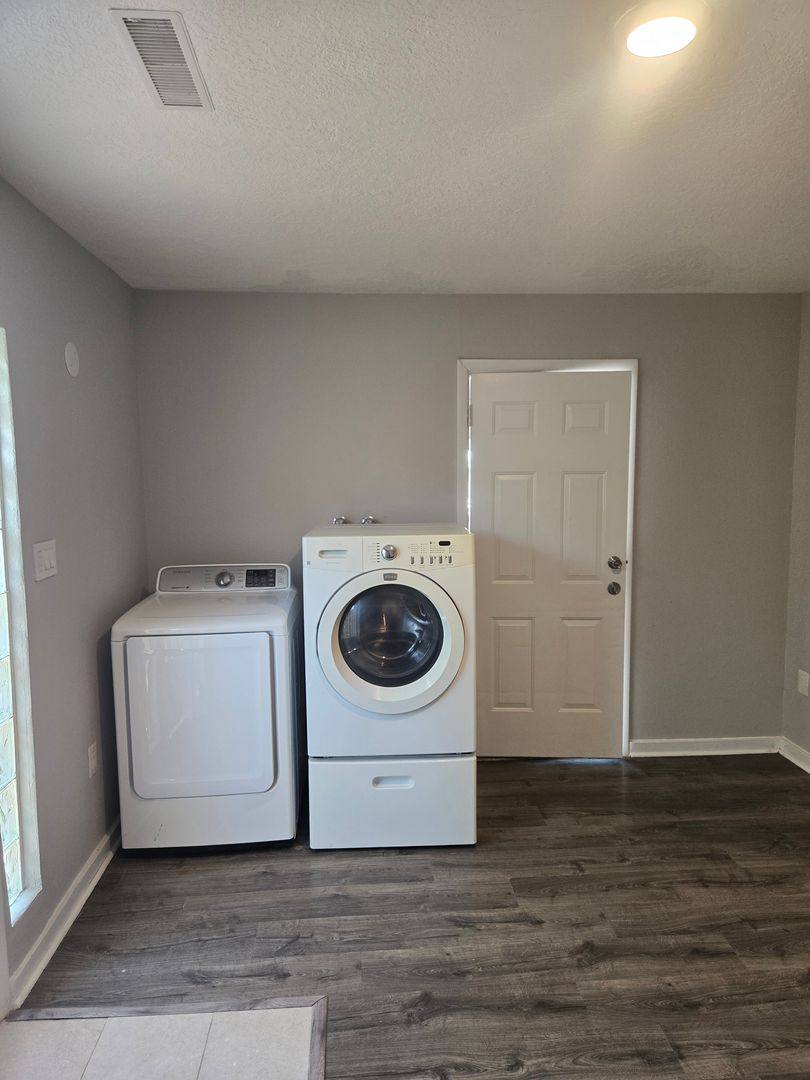 Townhouse for rent at 411 Manzano, Albuquerque, NM 87108