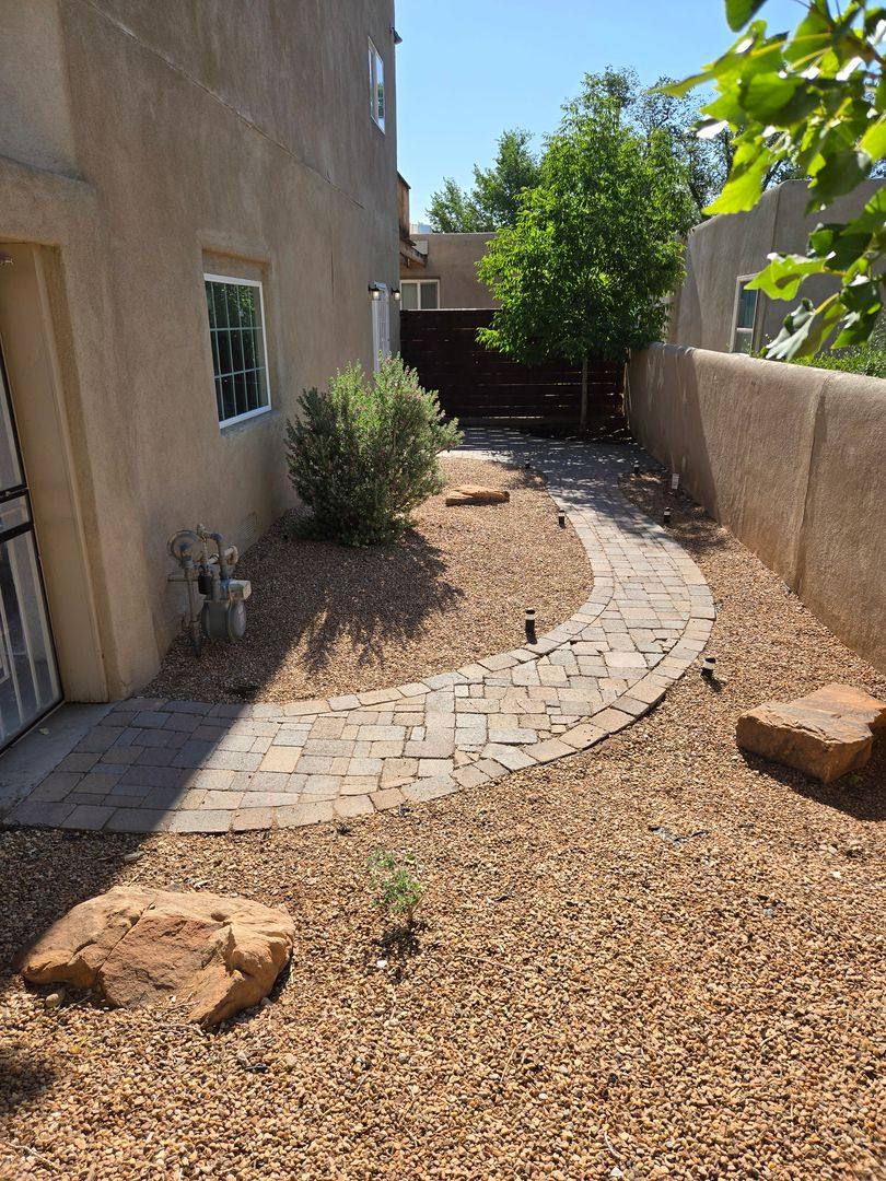 Townhouse for rent at 411 Manzano, Albuquerque, NM 87108
