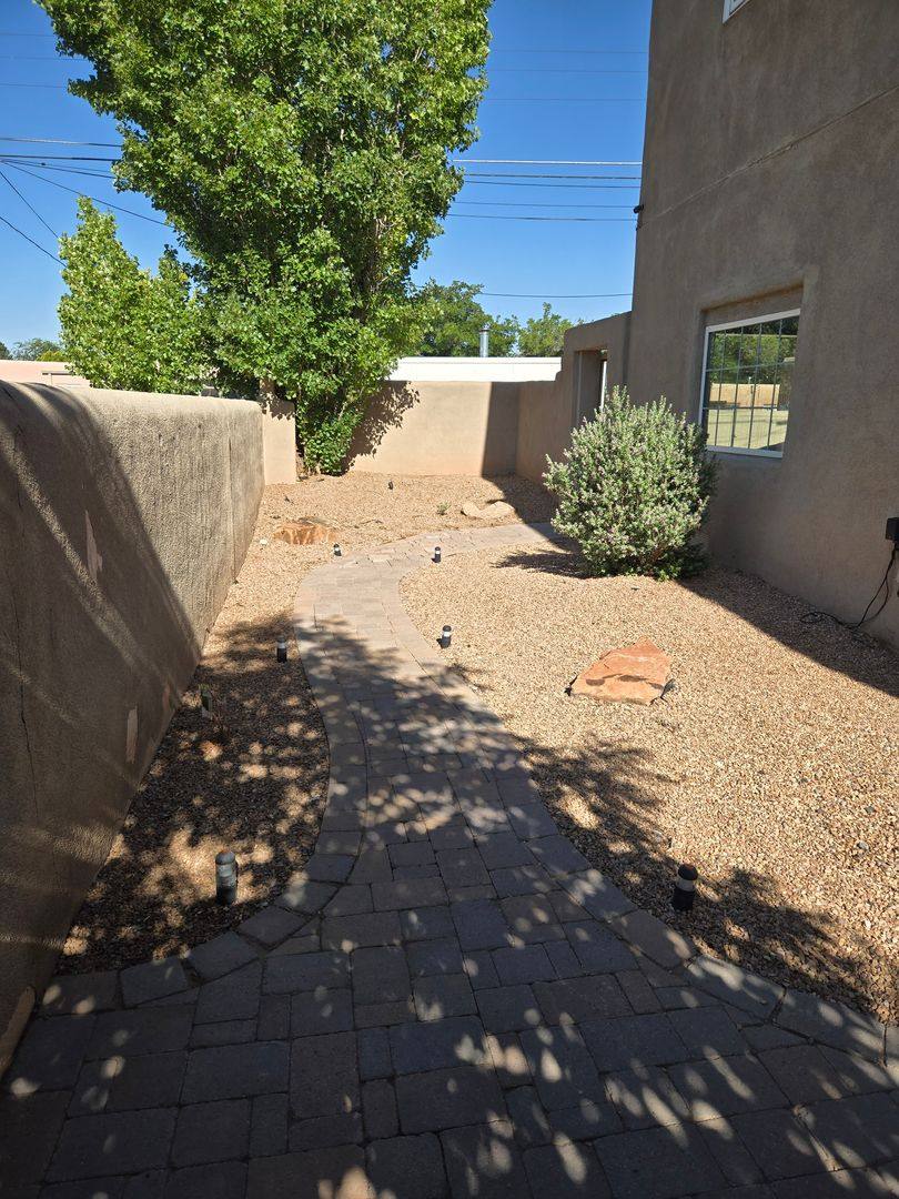 Townhouse for rent at 411 Manzano, Albuquerque, NM 87108
