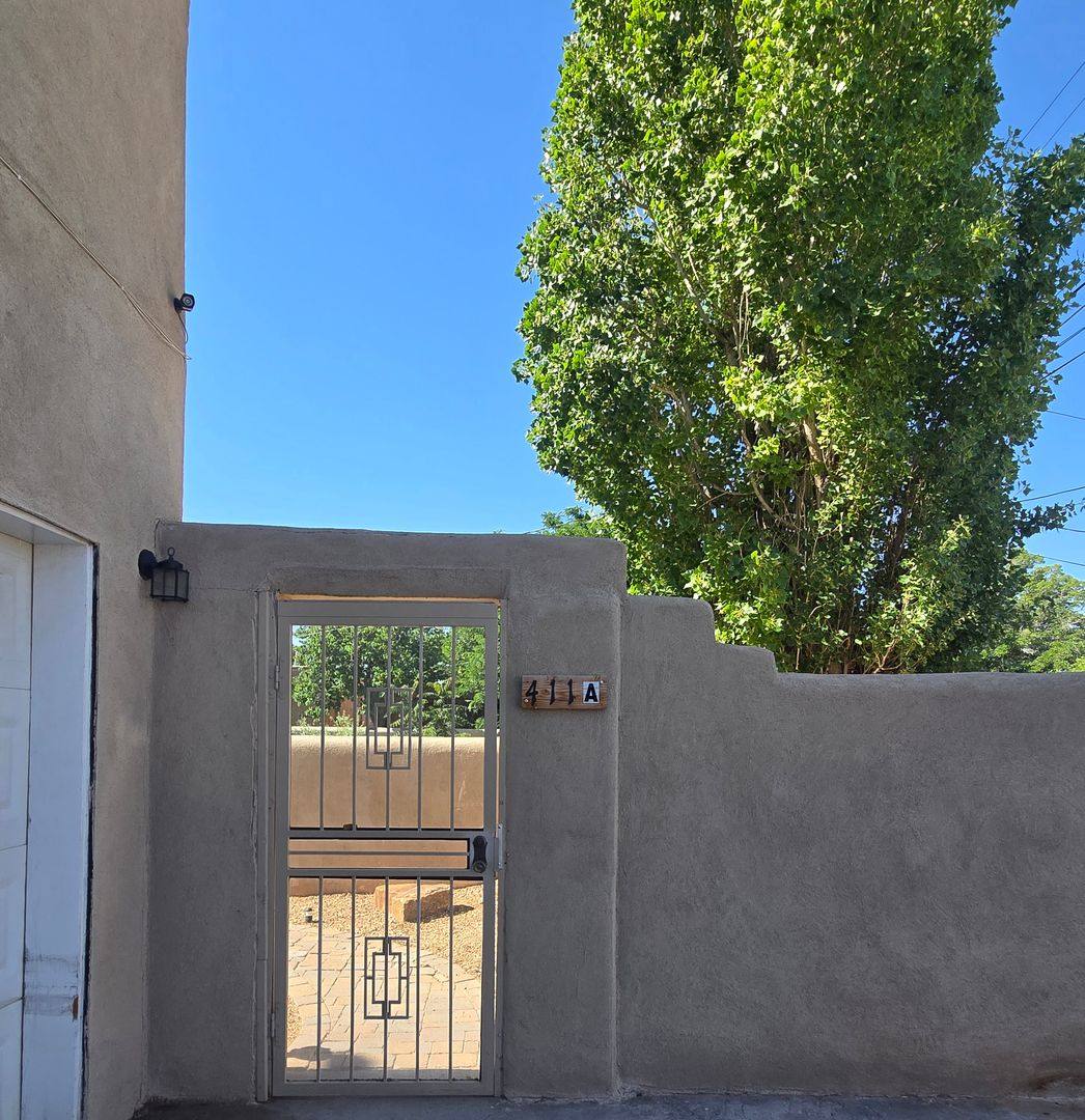 Townhouse for rent at 411 Manzano, Albuquerque, NM 87108
